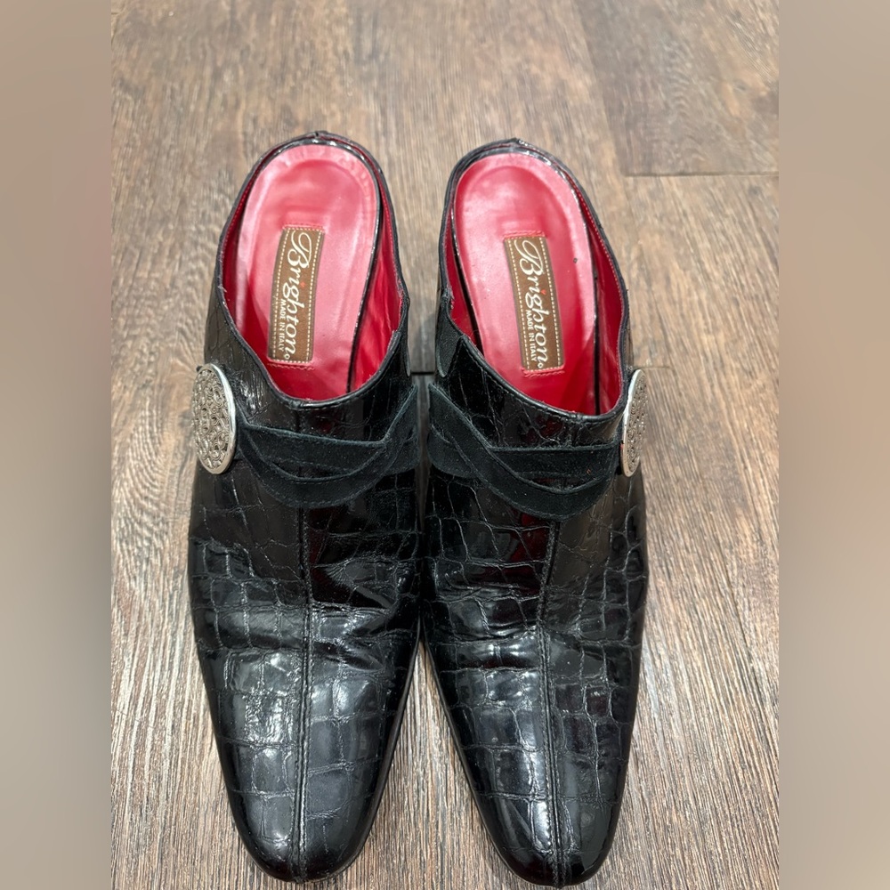 Size 8 narrow NEVER WORN Brighton Romeo Black Croc Embossed Leather Heeled Mules